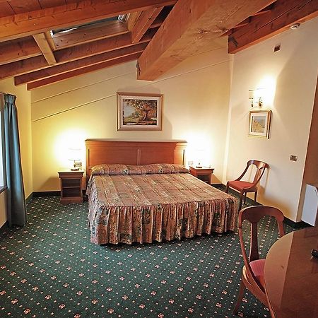 Hotel Faccioli Valeggio sul Mincio Eksteriør billede