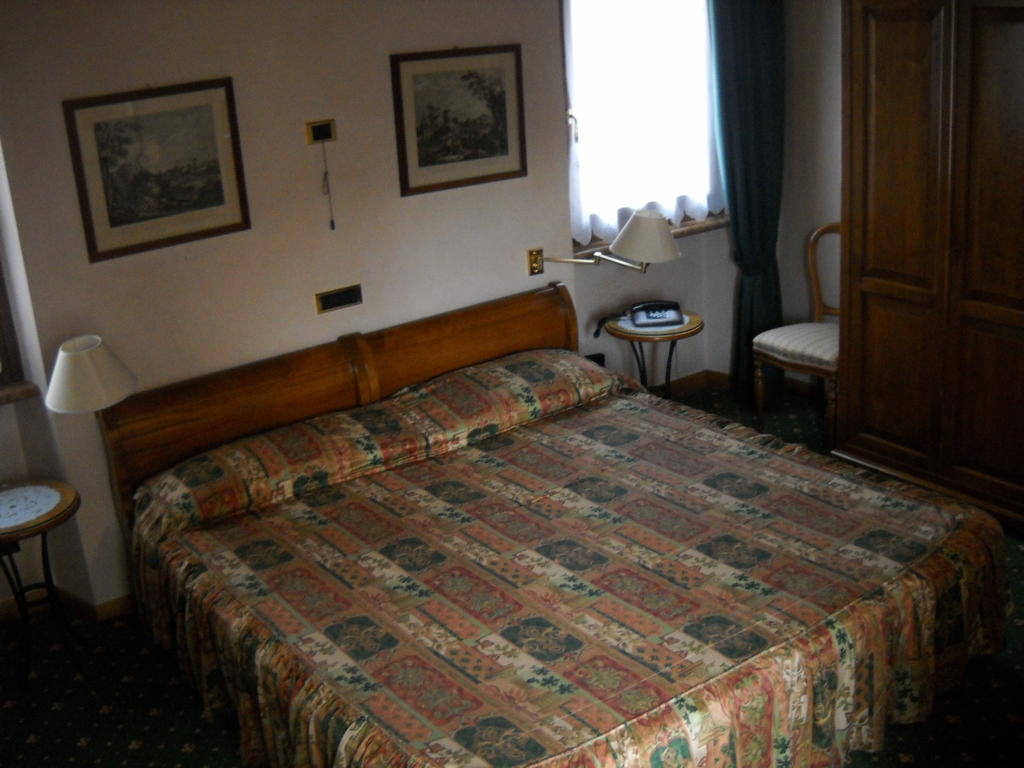 Hotel Faccioli Valeggio sul Mincio Værelse billede